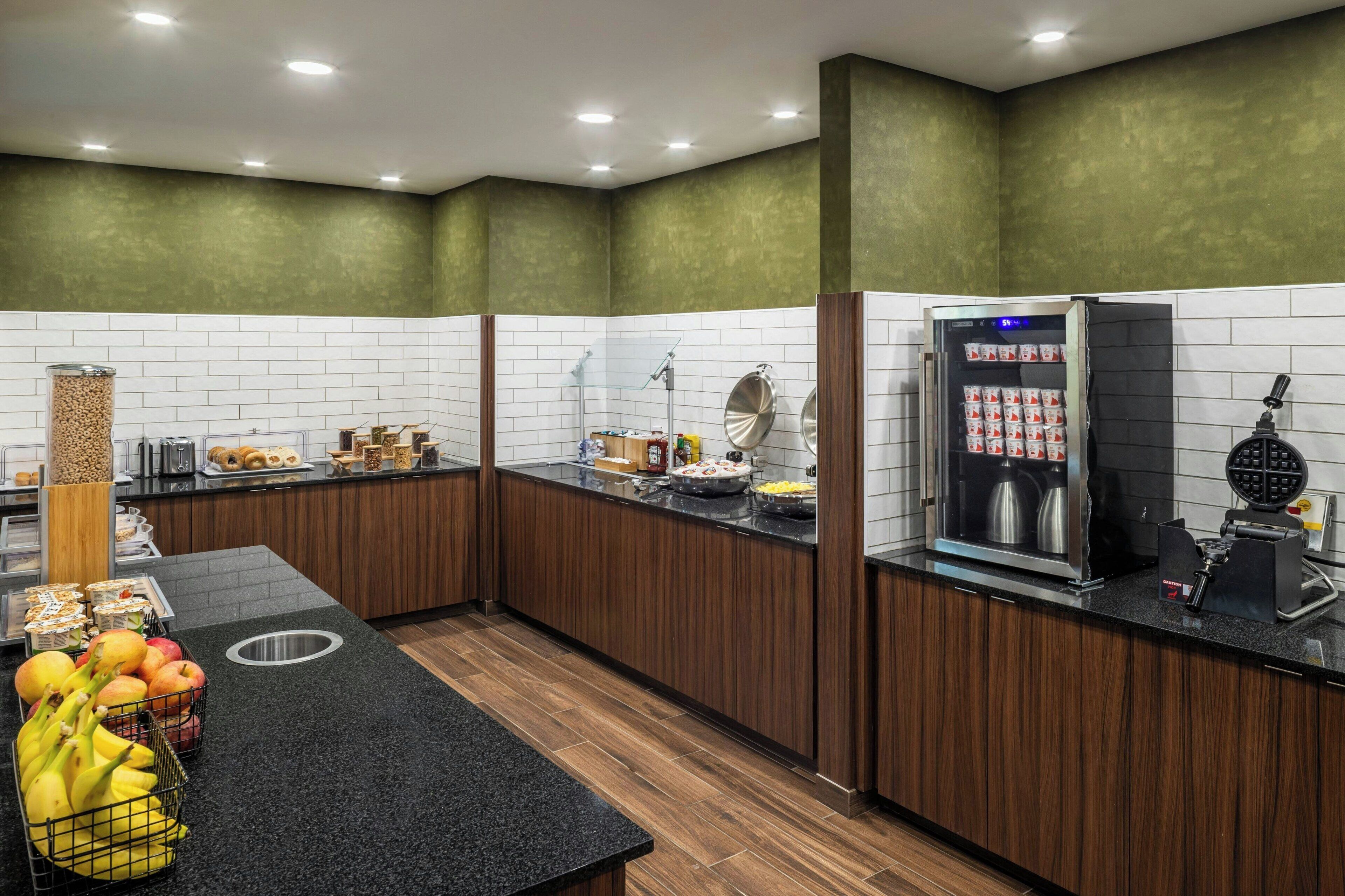 free daily continental breakfast