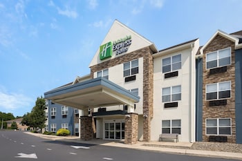 Holiday Inn Express & Suites Wyomissing by IHG