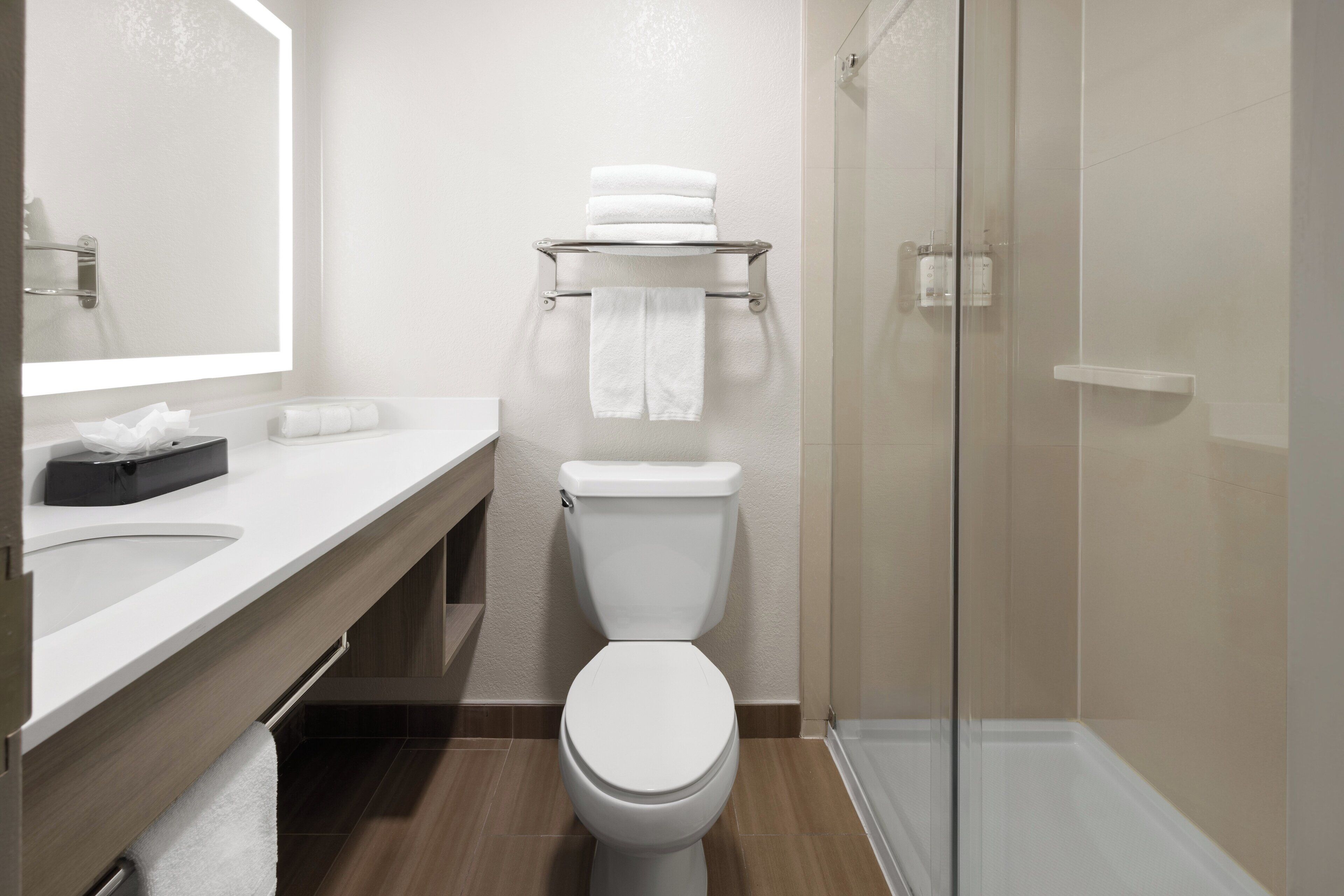 1 bedroom, premium bedding, desk, blackout curtains