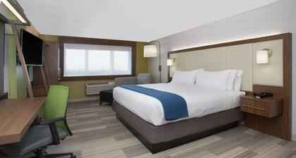 Holiday Inn Express & Suites Wyomissing by IHG