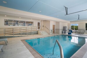 Indoor pool, pool loungers