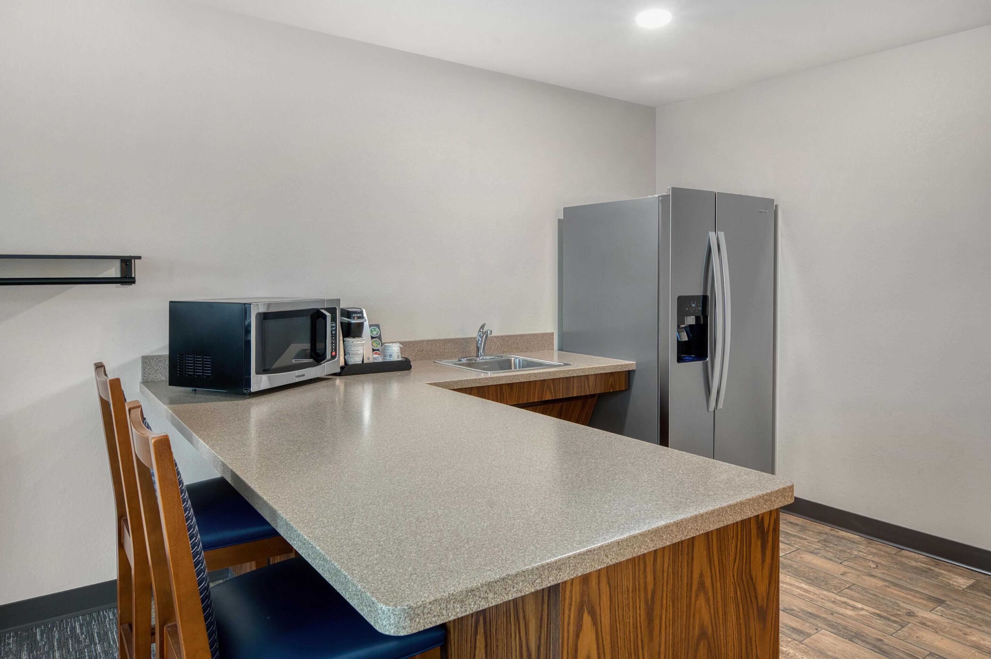 standard room, 1 king bed, accessible, refrigerator (larger room) | laptop workspace, blackout curtains, iron/ironing board, free wifi