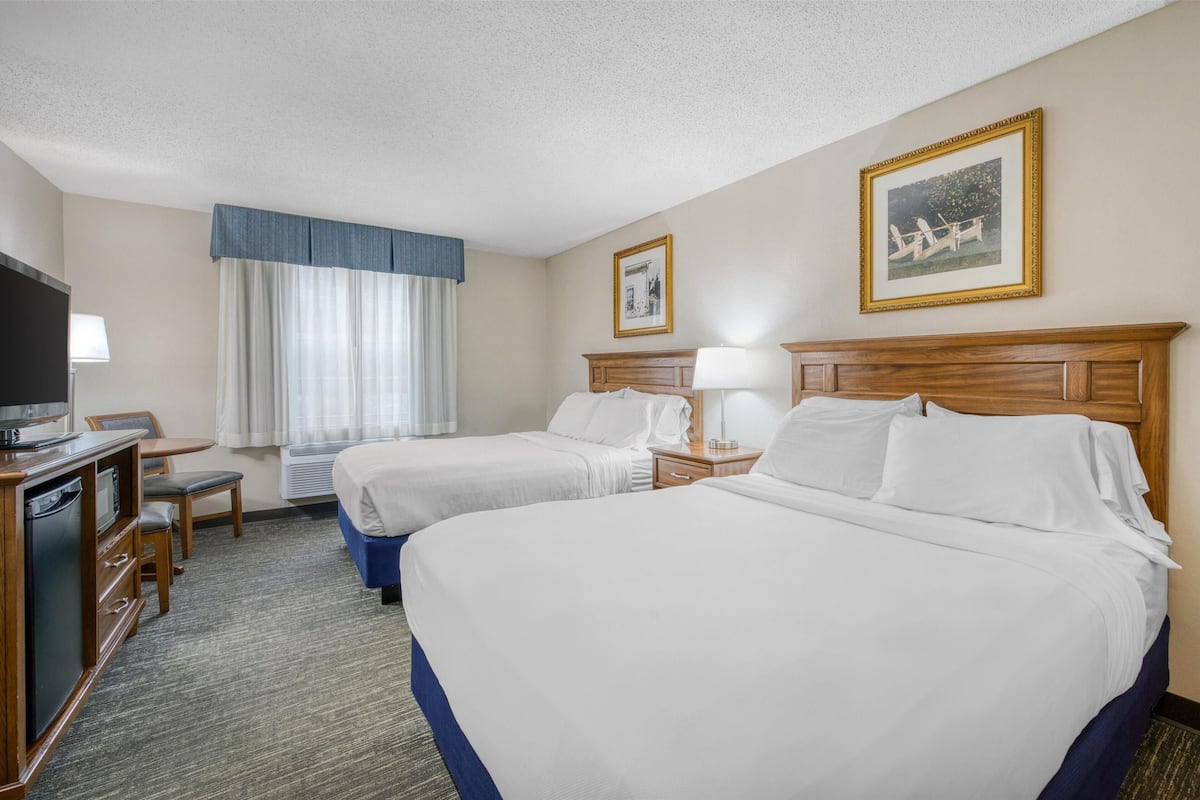 Standard Room, 2 Queen Beds, Non Smoking, Refrigerator & Microwave