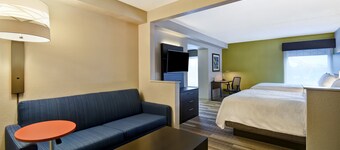 Holiday Inn Express & Suites Allentown-Dorney Park Area by IHG