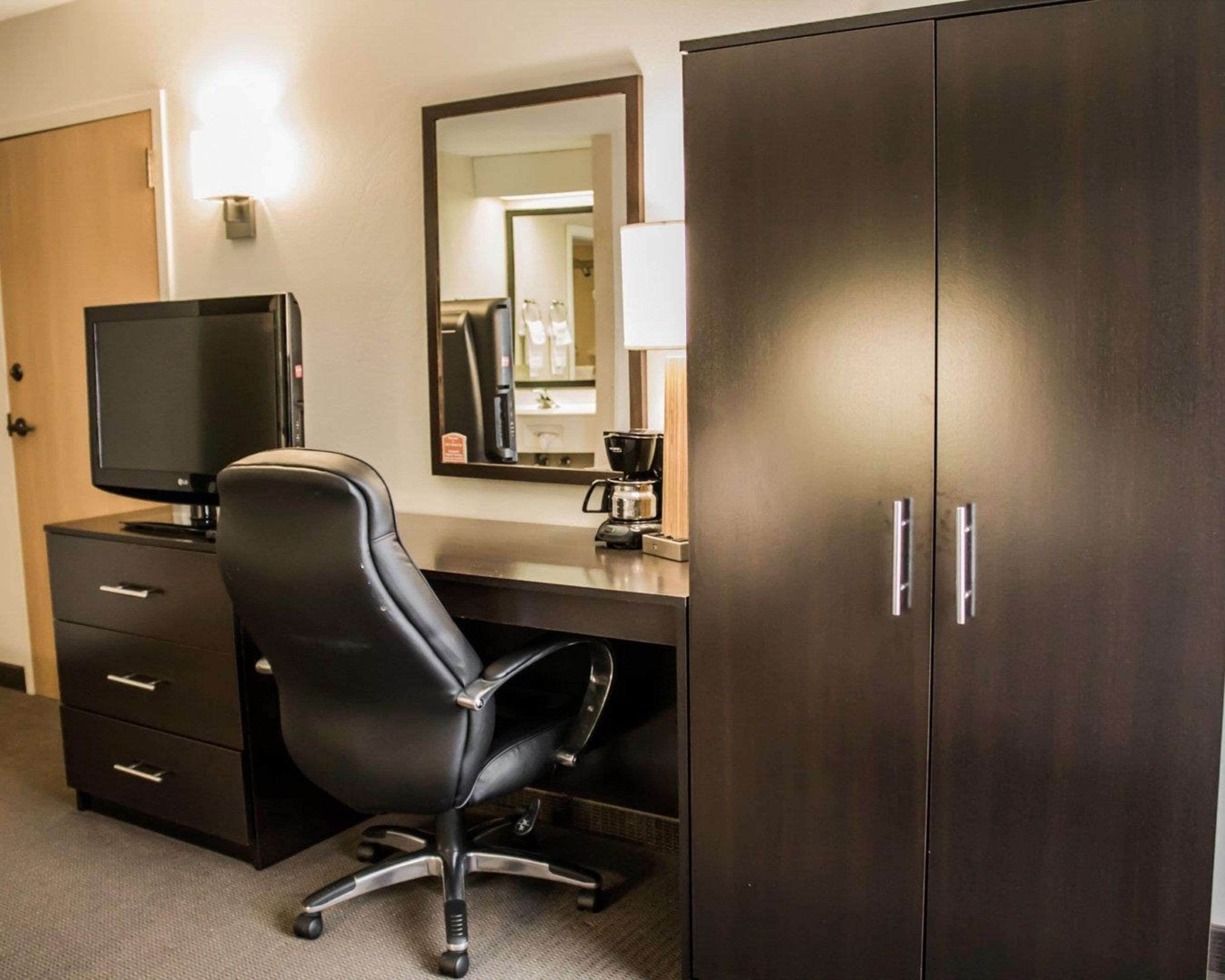 standard double room, 2 double beds, non smoking | hypo-allergenic bedding, desk, laptop workspace, blackout curtains