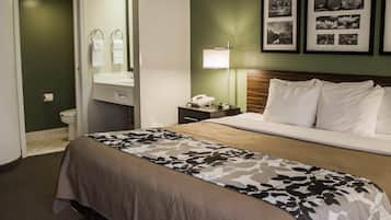 1 bedroom, hypo-allergenic bedding, desk, laptop workspace