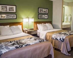 Doppia Standard, 2 letti matrimoniali, non fumatori | 1 camera, biancheria da letto ipoallergenica, una scrivania