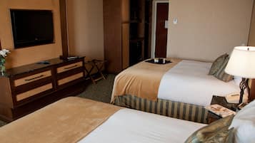 Kamar Standar, 2 Tempat Tidur Queen | Seprai premium, bantalan ekstra lembut, dan meja kerja