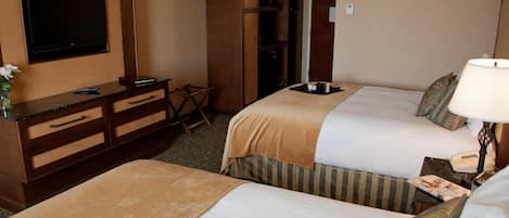 Chambre Standard, 2 grands lits | Literie de qualité supérieure, surmatelas, bureau, rideaux occultants