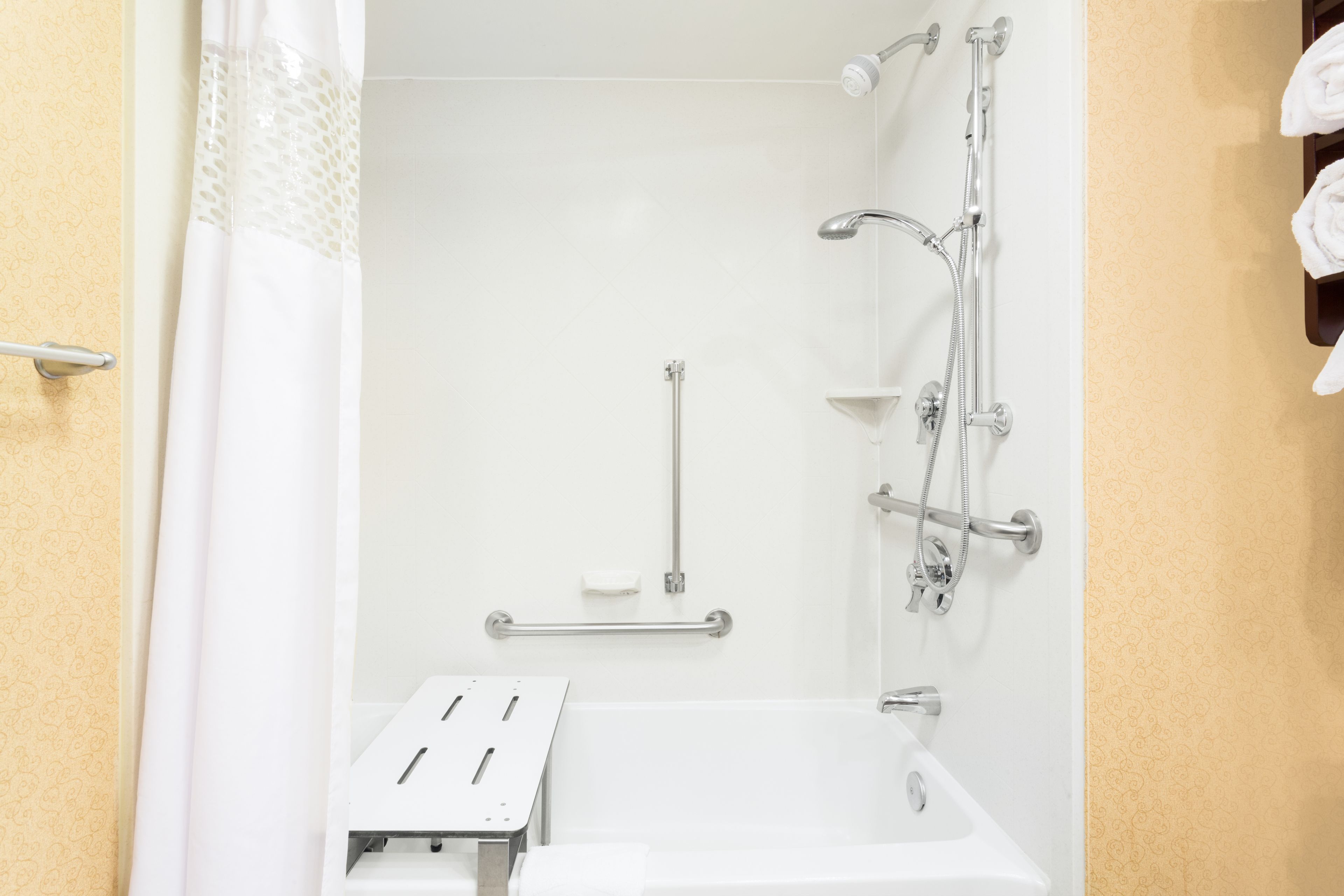 one queen bed, non-smoking, accessible | bathroom | free toiletries, hair dryer, towels, soap