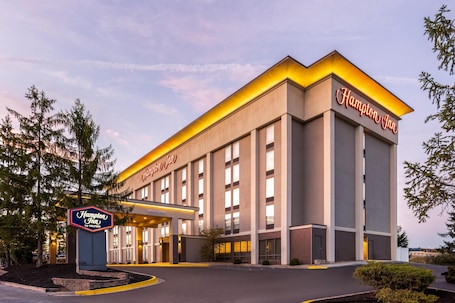 Exterior. Hampton Inn Somerset