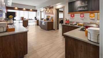 Free daily continental breakfast