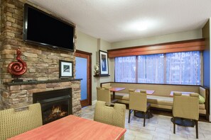 Dining - Hampton Inn Somerset (Somerset)