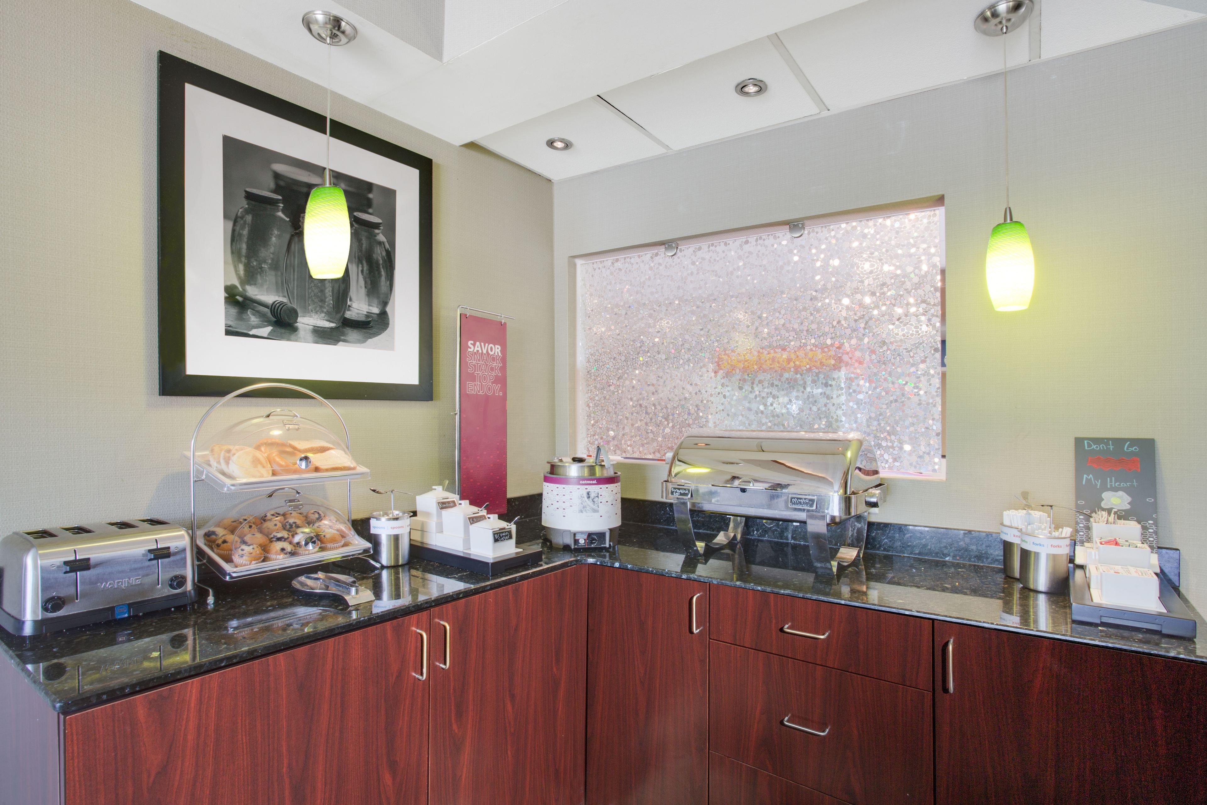 free daily continental breakfast