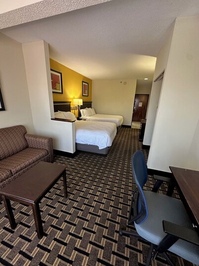 Lexington Inn and Suites