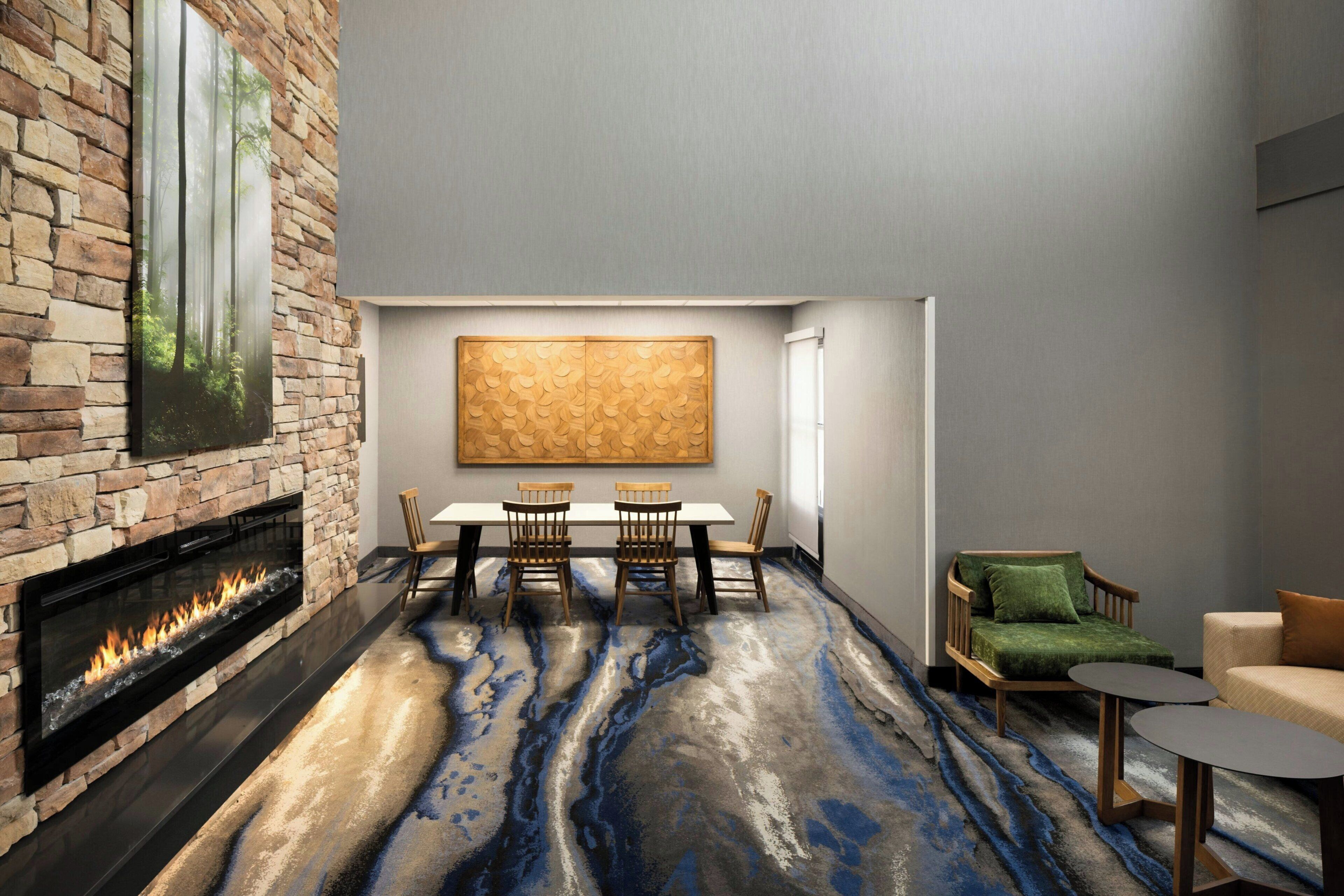 Lobby lounge