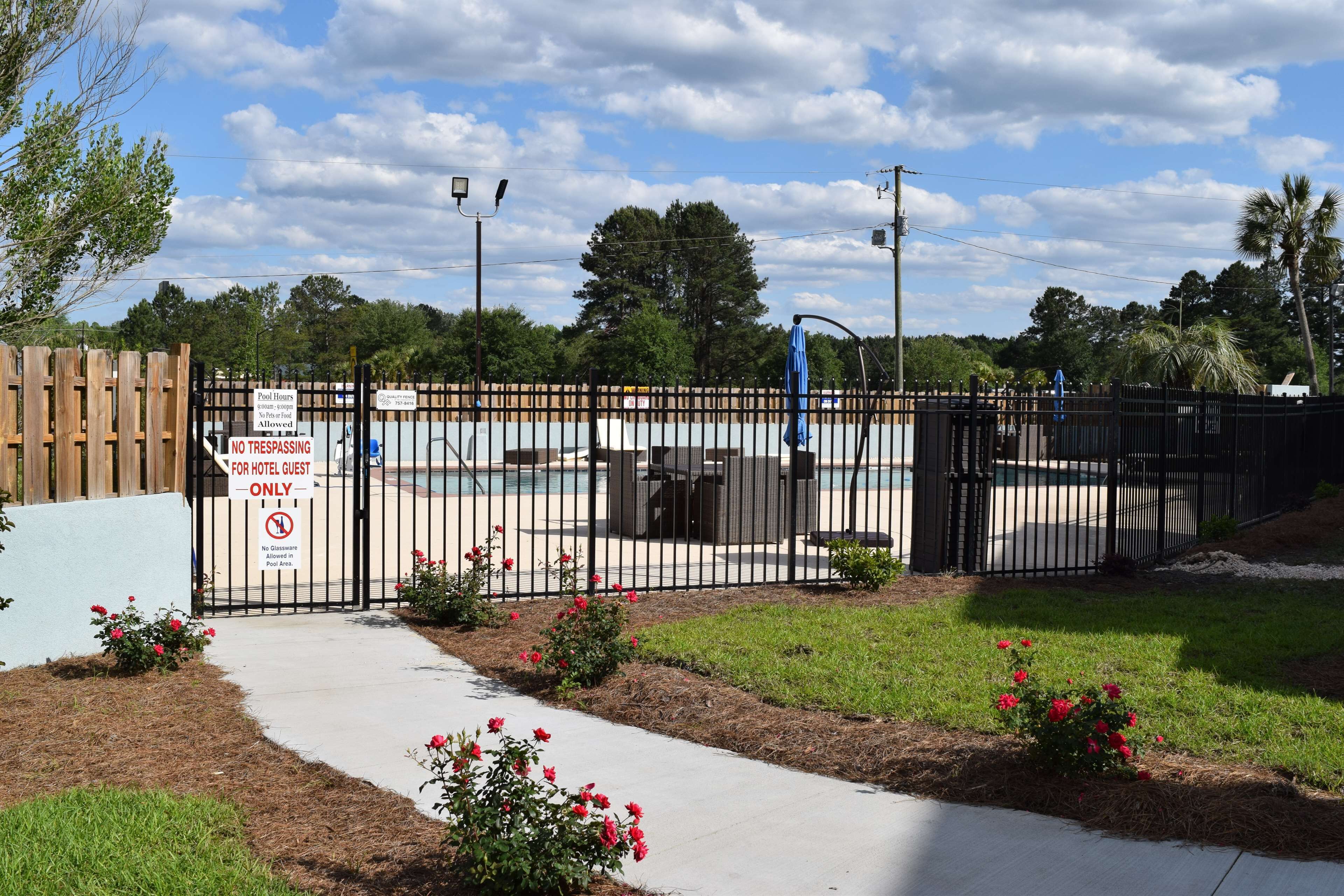 Kolam renang outdoor