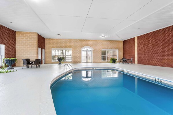 Indoor pool - Comfort Suites Sumter near Shaw AFB (Sumter)