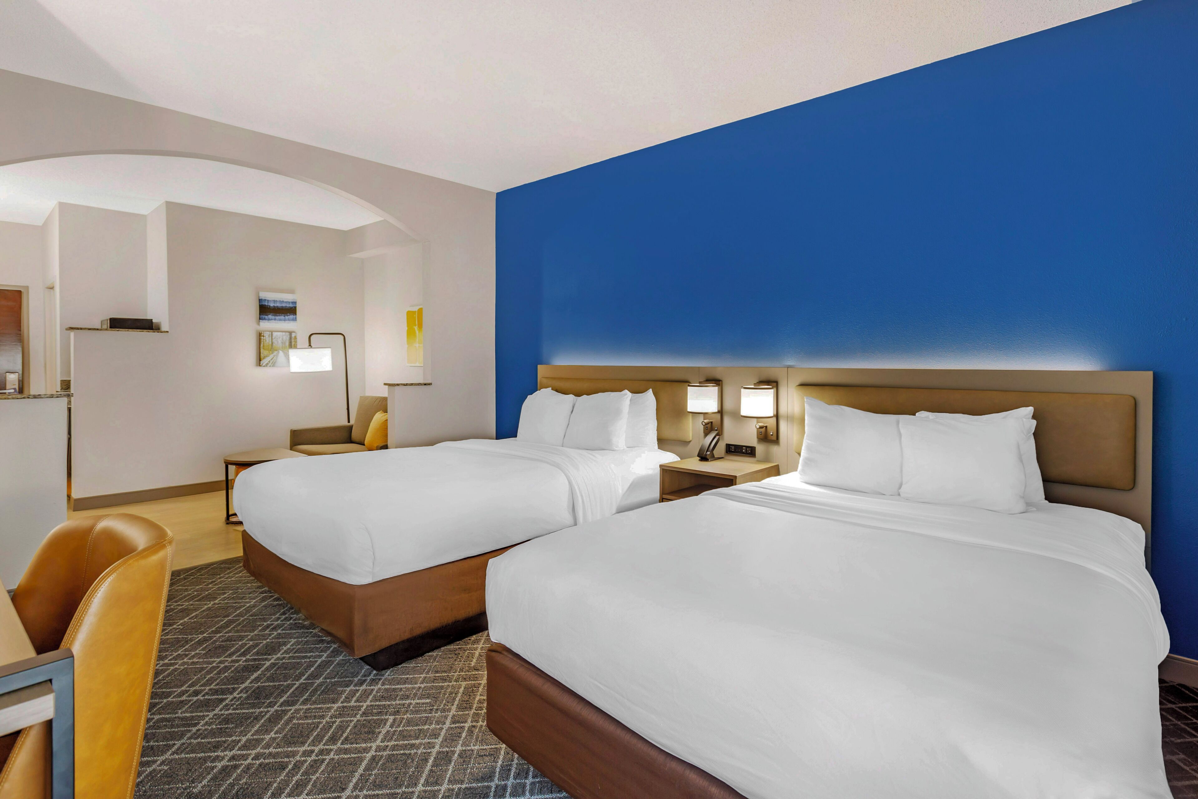 Caja de seguridad en la habitación y escritorio 