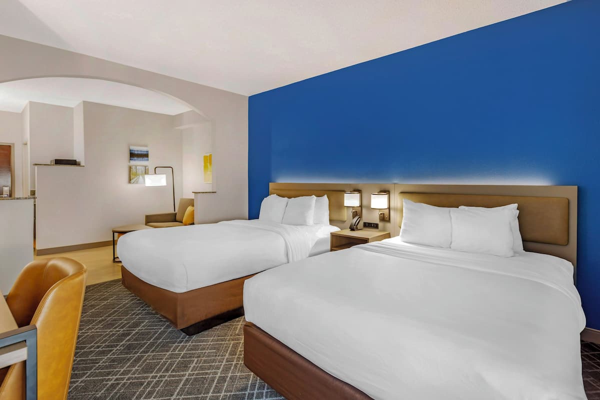 Caja de seguridad en la habitación y escritorio