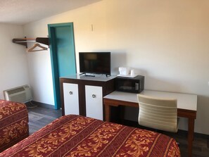 Chambre Standard, 2 lits doubles, non-fumeur | Bureau, fer et planche à repasser, accès au Wi-Fi (inclus)
