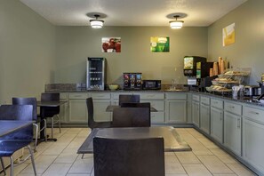 Free daily on-the-go breakfast  - Quality Inn Spartanburg Northwest (Spartanburg)