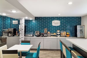 Free continental breakfast