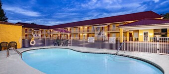 Days Inn by Wyndham Barnwell