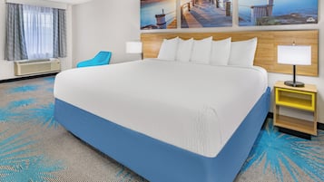 Standaard kamer | Een kluis op de kamer, een strijkplank/strijkijzer