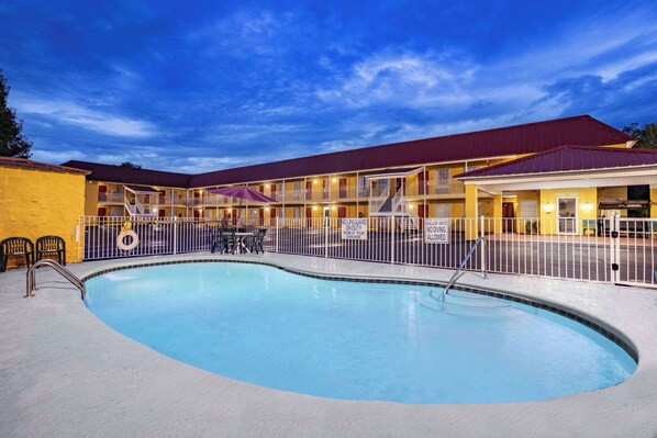 Seasonal outdoor pool