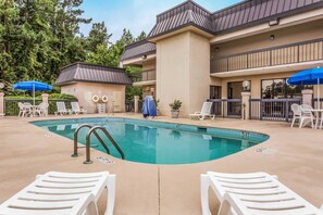 Outdoor pool - Quality Inn Walterboro I-95 (Walterboro)