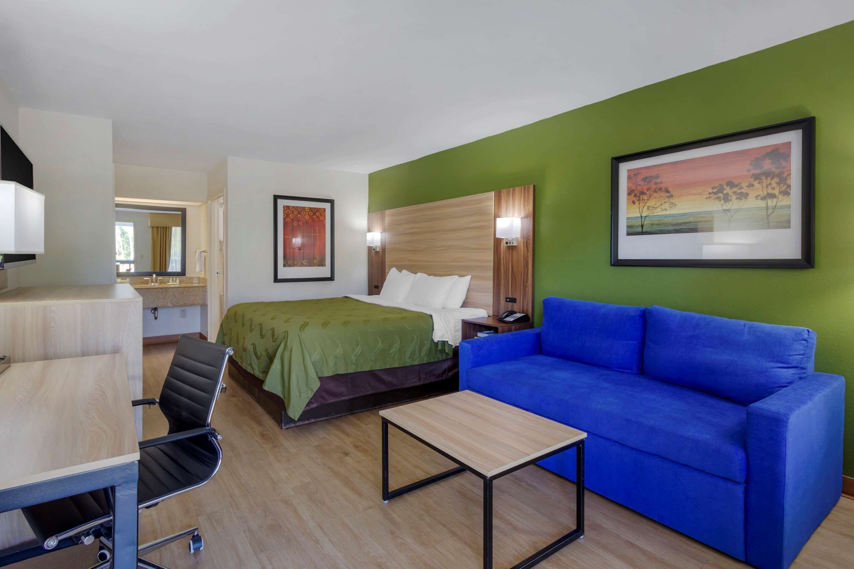 Standard Room, 1 King Bed with Sofa bed, Non Smoking (1 Person Sofa Bed) | In-room safe, desk, iron/ironing board, free WiFi