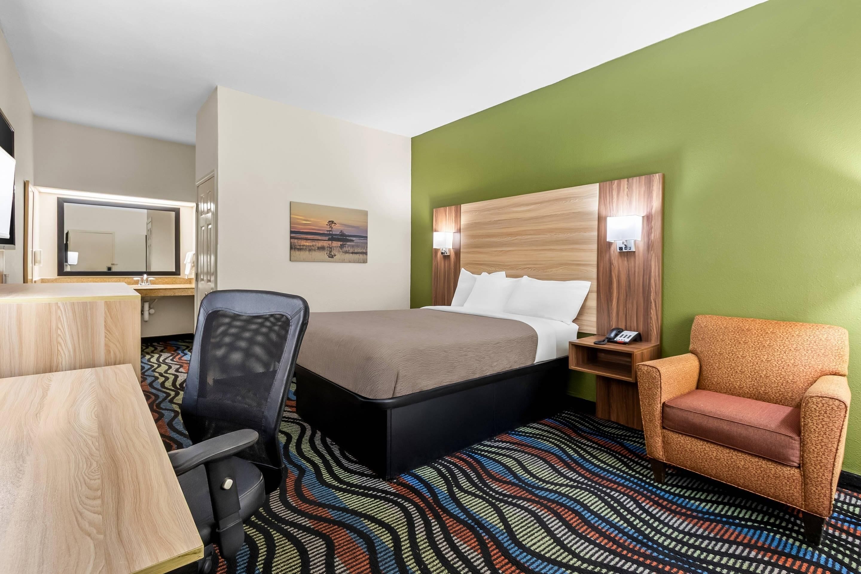In-room safe, desk, iron/ironing board, free WiFi