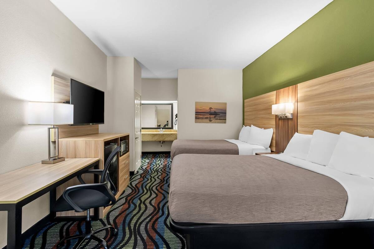 In-room safe, desk, iron/ironing board, WiFi (free)