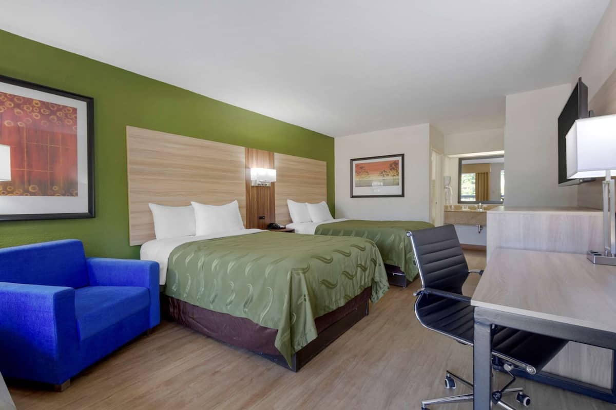 In-room safe, desk, iron/ironing board, free WiFi