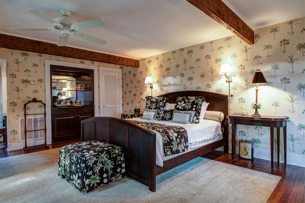 Rhett House Inn by null