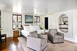Room 11, King Room (The Cottage) | Premium bedding, individually decorated, individually furnished, desk