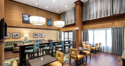 Hampton Inn & Suites Florence Center