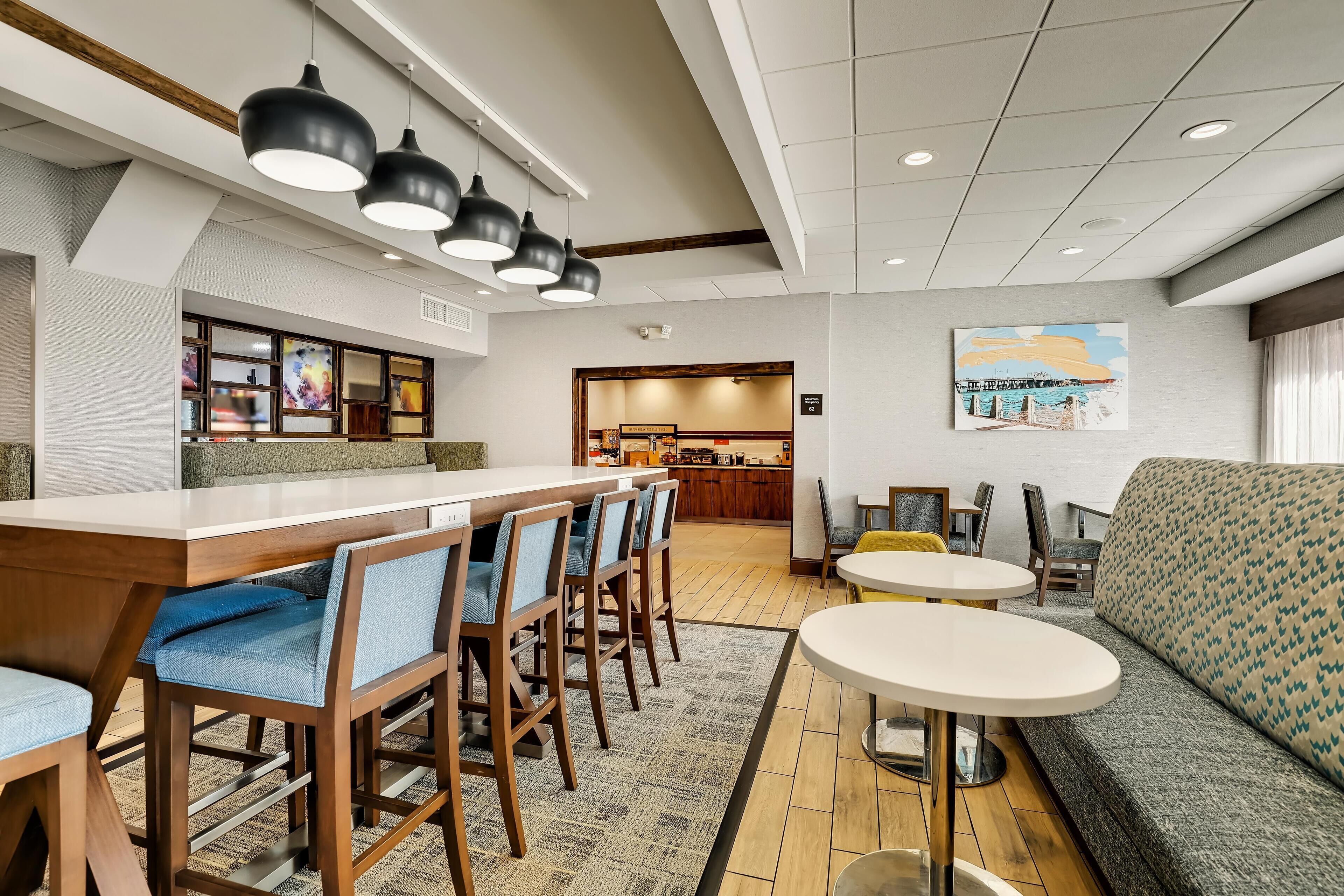 Café da manhã para viagem grátis todos os dias