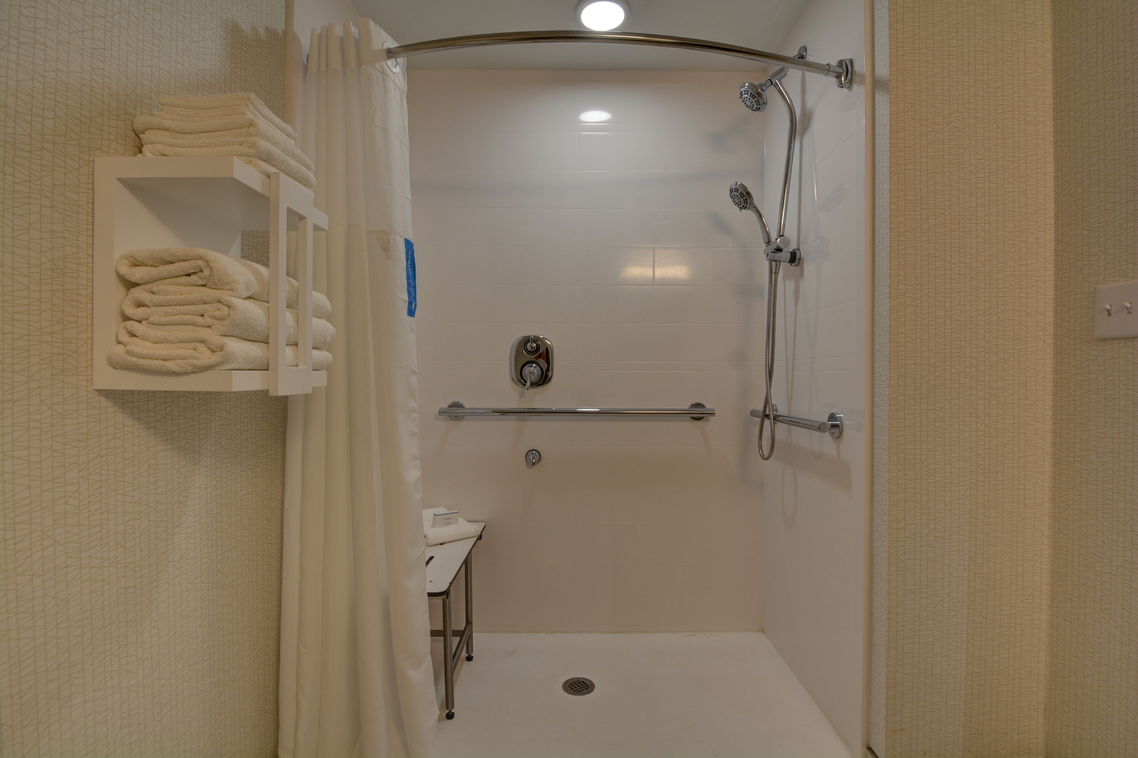 room, 1 king bed, accessible, non smoking | bathroom | free toiletries, hair dryer, towels, soap