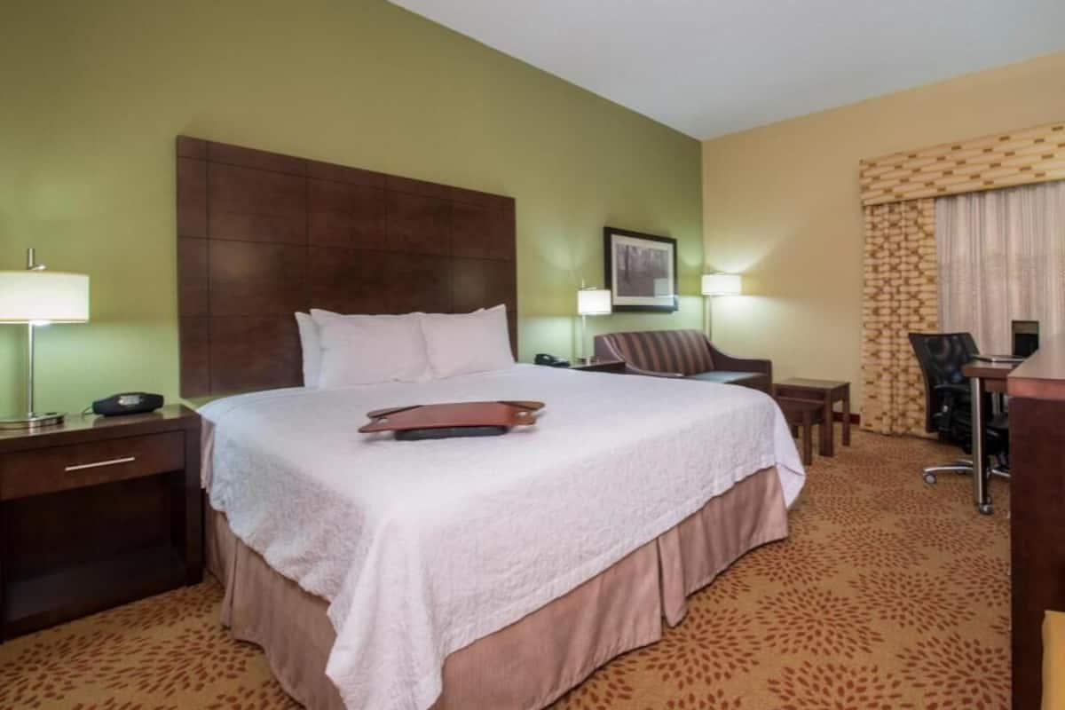 Iron/ironing board, free WiFi, bed sheets, alarm clocks