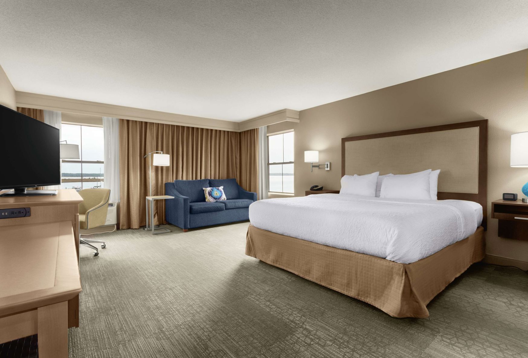 In-room safe, desk, laptop workspace, iron/ironing board