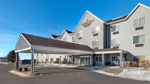 Exterior - Country Inn & Suites by Radisson, Watertown, SD (Watertown)