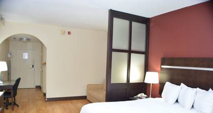 Red Roof Inn PLUS+ & Suites Chattanooga - Downtown