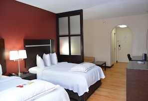 Premium bedding, desk, iron/ironing board, free WiFi