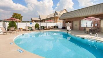 Seasonal outdoor pool