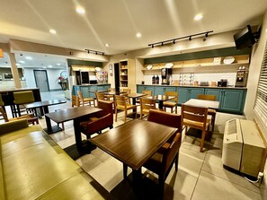 Petit déjeuner continental compris tous les jours