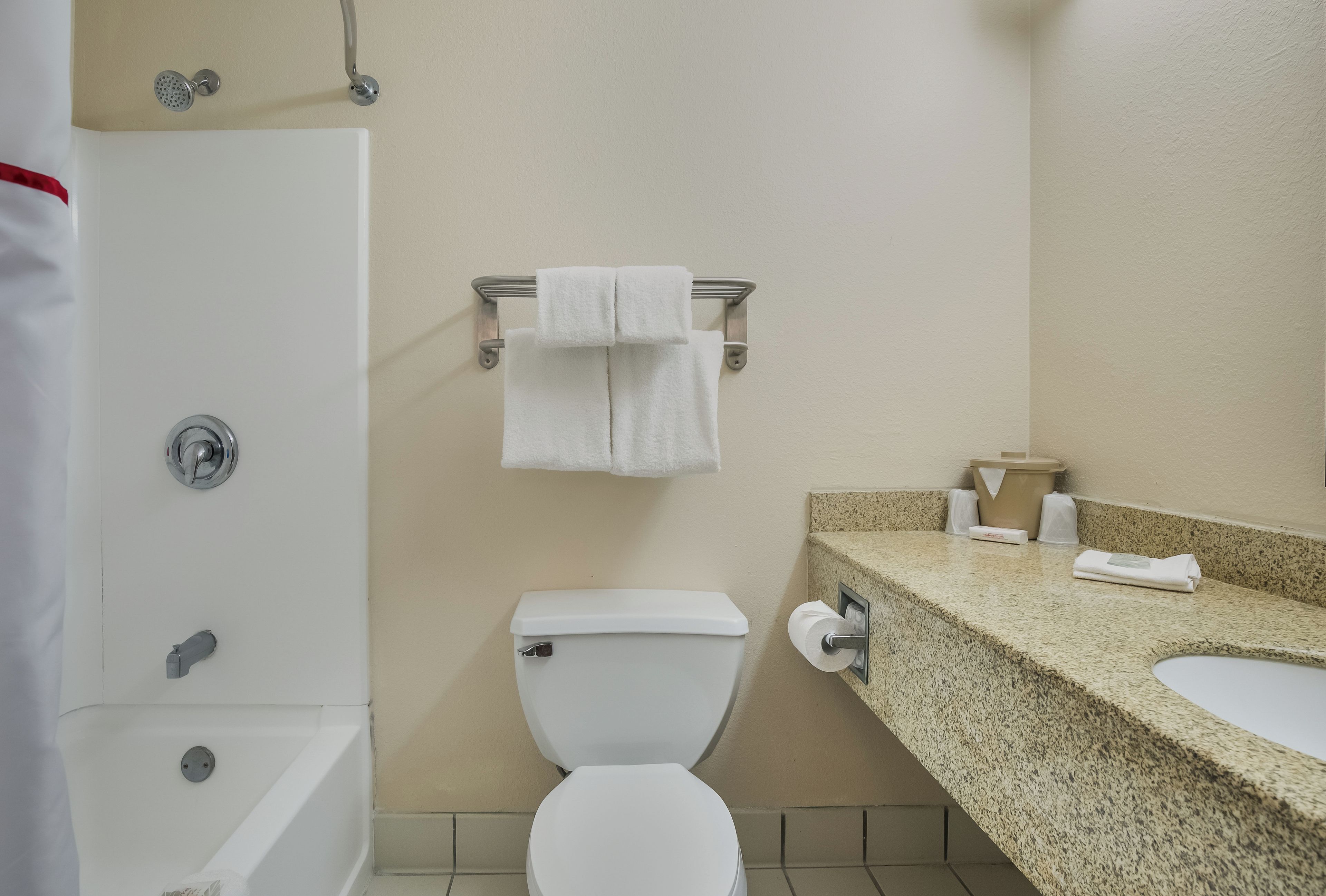 Photo - Red Roof Inn & Suites Knoxville East
