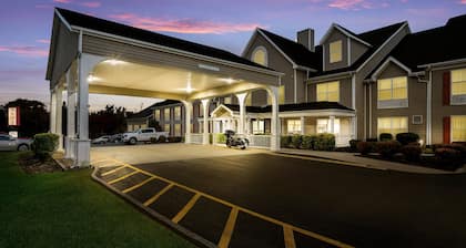 Red Roof Inn & Suites Knoxville East