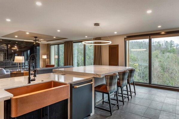 3 BEDROOM 2 KING 2 QUEEN PRESIDENTIAL SUITE | Cuisine privée